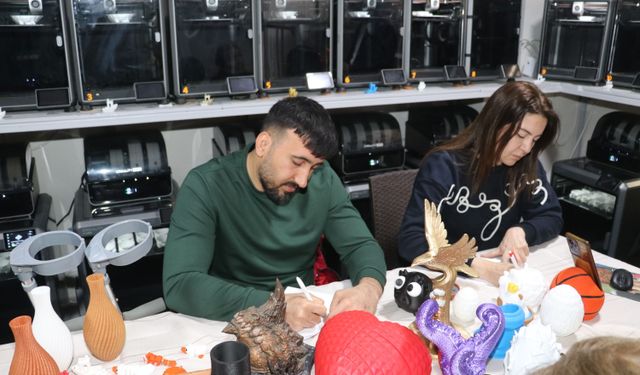 Liderler Enstitüsü'nden ev kadınları ile engelli bireylere 3D yazıcı ve e-ticaret eğitimi