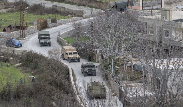 Lübnan ordusu Suriye sınırındaki Şeba beldesinin içlerine doğru çekilmeye başladı