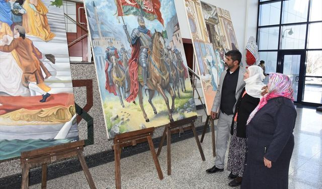 Malatya'da müzikal tiyatro 'Kim Var?' sahnelendi