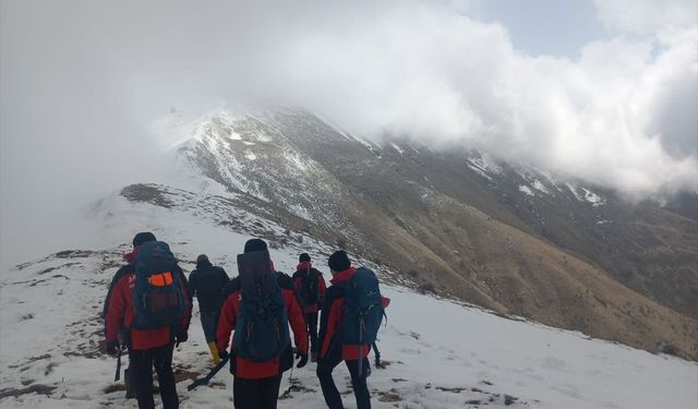 Manisa'da kaybolan amatör dağcıyı arama çalışmaları devam ediyor