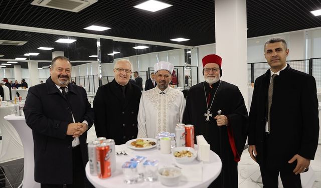Mardin'de farklı inanç gruplarının temsilcileri bayramlaşma programında buluştu
