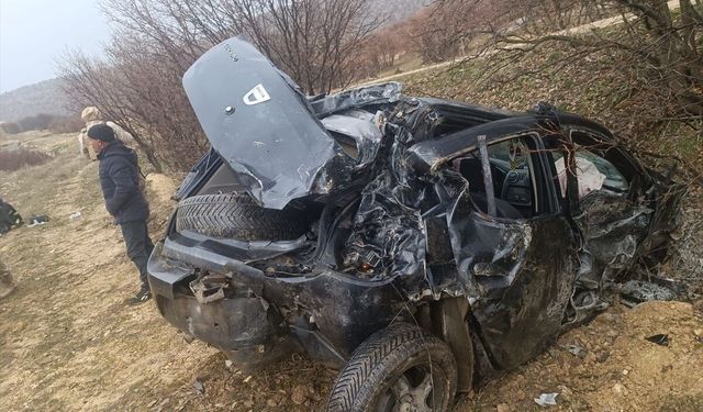 Mardin'de şarampole devrilen otomobildeki 2'si çocuk 5 kişi yaralandı