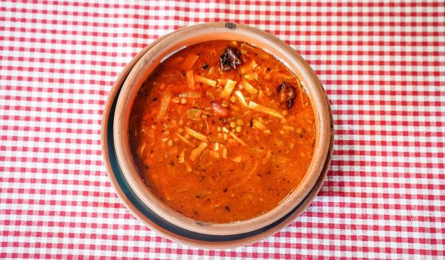 MEMLEKET SOFRASI - Ekşili kesme çorbası