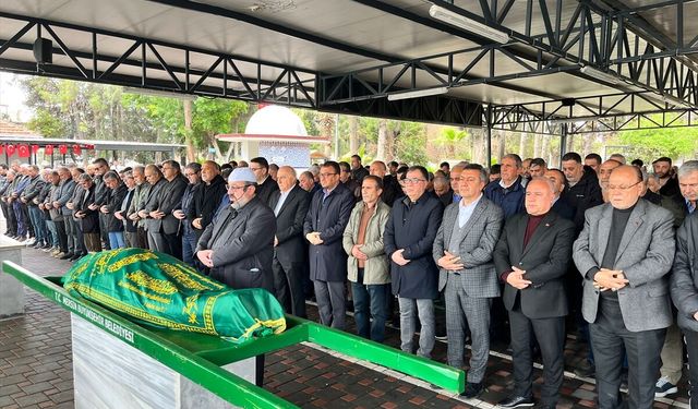 Mersin'de kalp krizinden ölen eski futbolcu Hakan Turgut'un cenazesi defnedildi