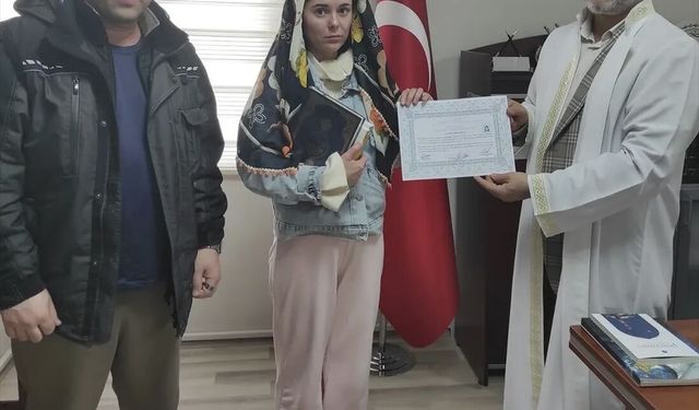 Mersin'e bir nükleer güç santralinde çalışmaya gelen Rus kadın Müslüman oldu