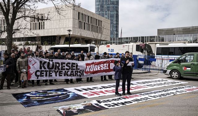 Mescid-i Aksa'nın kapatılması ve İran'a yönelik saldırılar ABD Büyükelçiliği önünde protesto edildi
