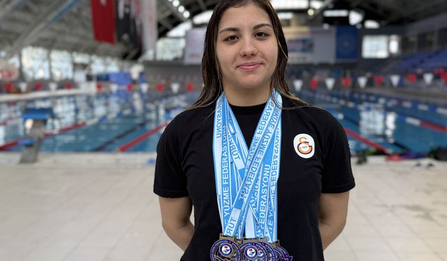 Milli yüzücü Dila Gençay'ın hedefi Çekya'da kürsü