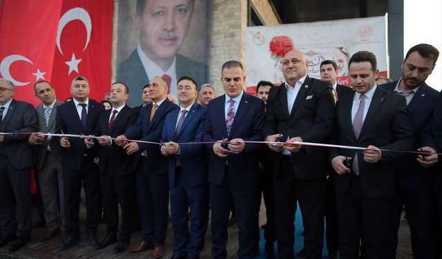 Muğla'da hat, tezhip ve ebru eserlerinden oluşan sergi açıldı