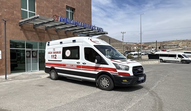 Niğde'de boşanma aşamasındaki eşini bıçaklayan şüpheli intihar girişiminde bulundu