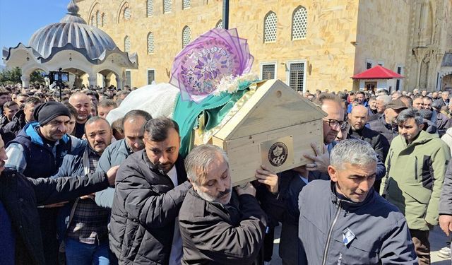 Organları 3 hastaya umut olan kadının cenazesi memleketi Giresun'da toprağa verildi