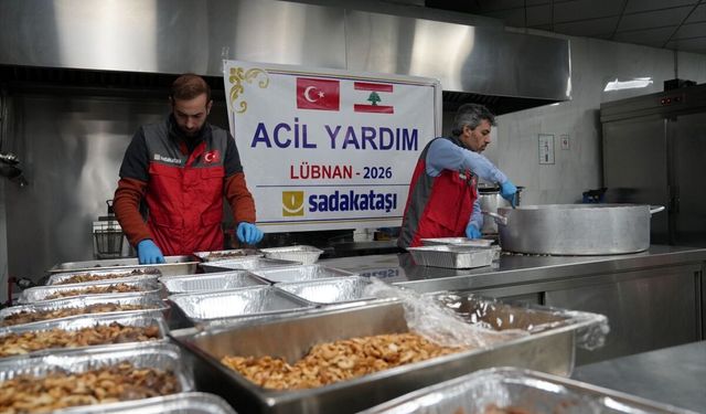 Sadakataşı Derneği, Lübnan'da İsrail saldırıları nedeniyle yerinden edilen 500 aileye yardım ulaştırdı
