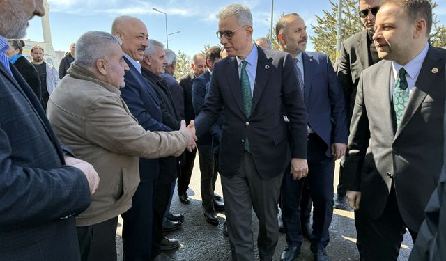Sağlık Bakanı Memişoğlu, Ardahan'da ziyaretlerde bulundu