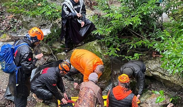 Sakarya'da kaybolan kişinin cesedi dere yatağında bulundu