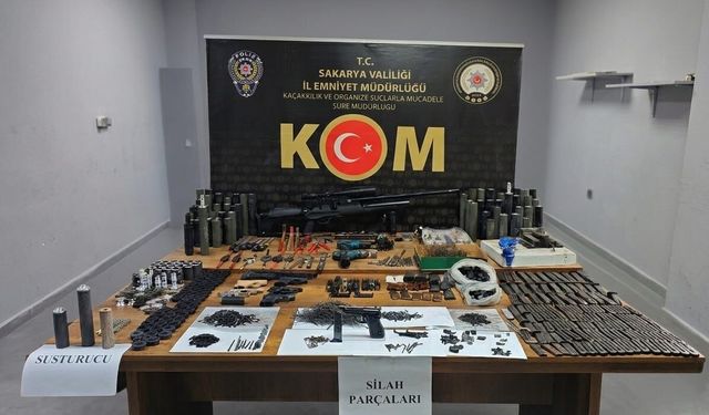 Sakarya'da silah yapımında kullanılan 1566 malzeme ele geçirildi