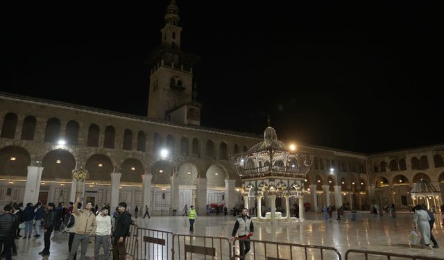 Şam'daki Emevi Camisi'nde Kadir Gecesi idrak edildi