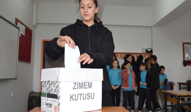 Samsun'da öğrenciler 'zimem defteri' geleneğini yaşattı