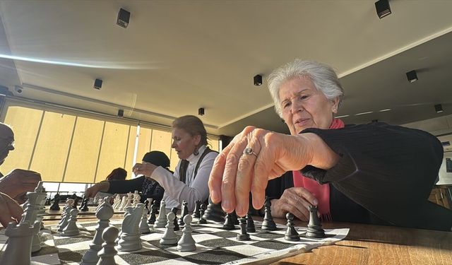 'Saygınlar Kulübü' 65 yaş üstündekilerin buluşma adresi oldu