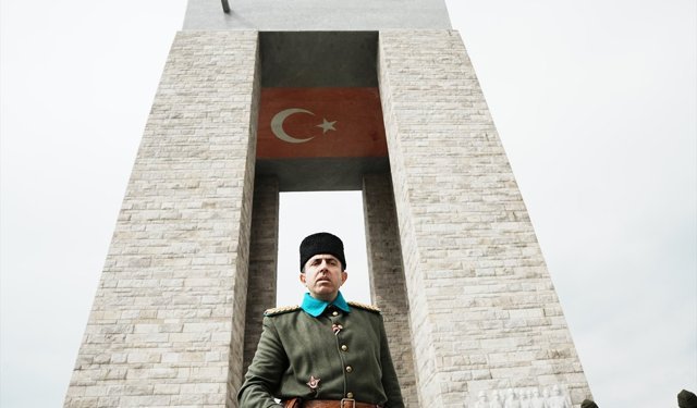 Şehitler Abidesi'nde Çanakkale Deniz Zaferi'nin 111. yıl dönümü dolayısıyla tören düzenlendi