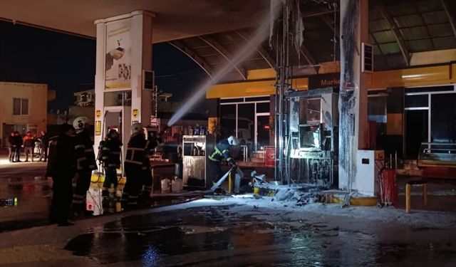 Siirt'te akaryakıt istasyonunda çıkan yangın söndürüldü