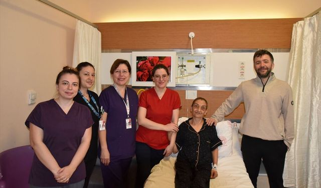 Sindirim sisteminde nadir görülen hastalığa yakalanan kadın, ameliyatla sağlığına kavuştu