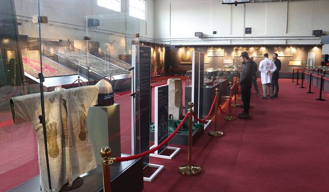 Sivas'ta 'Kutsal Emanetler ve Vakıf Eserleri Sergisi' açıldı