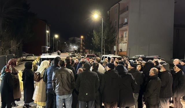 Sivas'ta umre vaadiyle dolandırıldığını iddia eden 125 kişi müftülüğe şikayet dilekçesi verdi