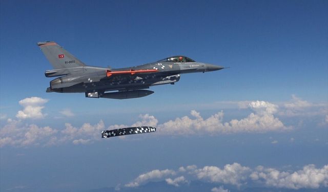 SOM-J seyir füzesi, canlı harp başlığıyla gerçekleştirilen son test atışında hedefi başarıyla vurdu