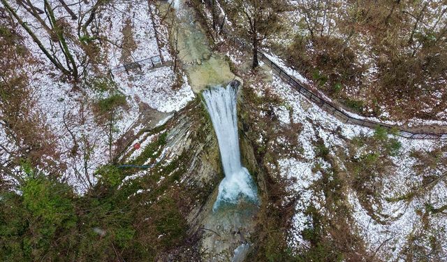Sorkun Şelaleleri Tabiat Anıtı kar yağışıyla ayrı güzelliğe büründü