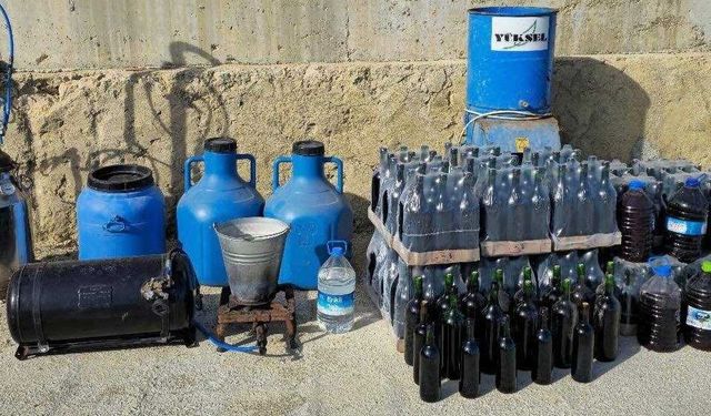 Tekirdağ'da 425 litre sahte içki ele geçirildi