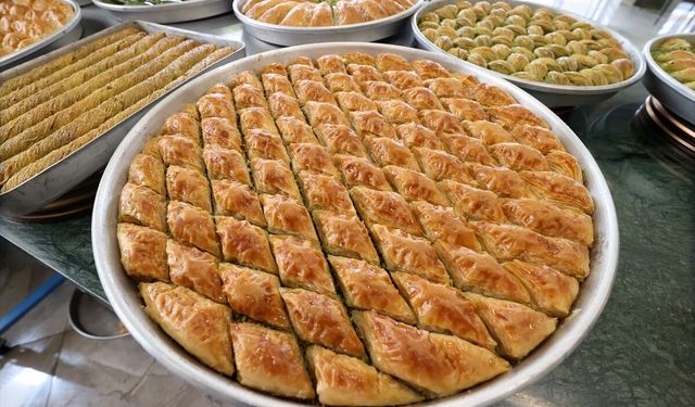 Tescilli Antep baklavasında üretim bayram için iki katına çıktı