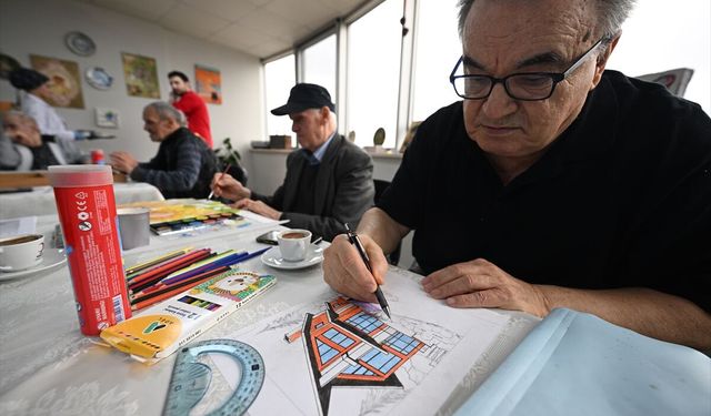 Türk Kızılay Konukevi sakinleri, sanatsal faaliyetlerle hayatlarına renk katıyor