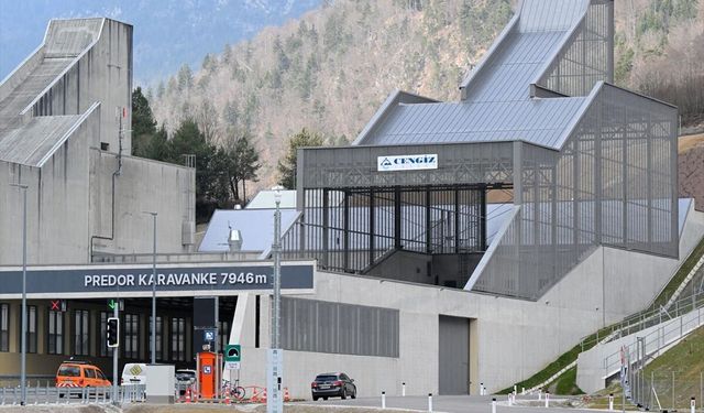 Türk şirketin Slovenya'da inşa ettiği Karavanke Tüneli trafiğe açıldı