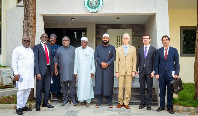 Türkiye'nin Abuja Büyükelçisi Poroy, Nijer eyaletinin Valisi Bago ile görüştü