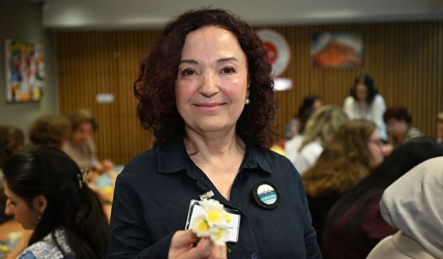 Türkiye'nin Brüksel Başkonsolosluğunda ipek kozaları kadınların elinde sanat eserine dönüştü