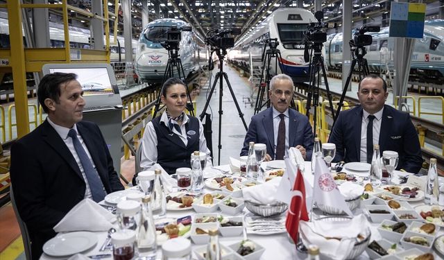 Ulaştırma ve Altyapı Bakanı Uraloğlu, TCDD Taşımacılık'ın iftar programında konuştu: