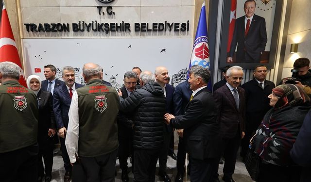 Ulaştırma ve Altyapı Bakanı Uraloğlu, Trabzon'da bayramlaşma töreninde konuştu: