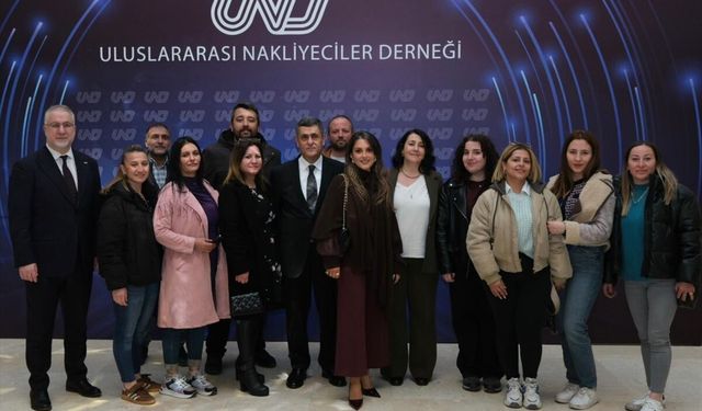 UND Kadın Tır Sürücü Akademisi ikinci dönem mezunlarını verdi