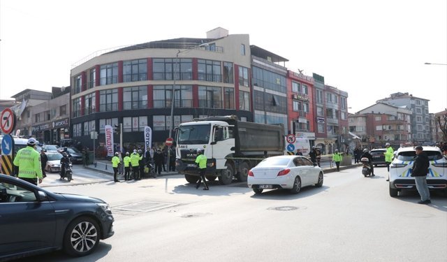 Yalova'da hafriyat kamyonunun altında kalan bir kişi öldü