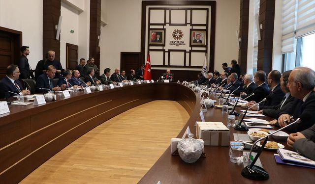 YÖK Başkanı Özvar, Erzurum'da DAP Bölgesi Üniversiteler Birliği Toplantısı'nda konuştu: