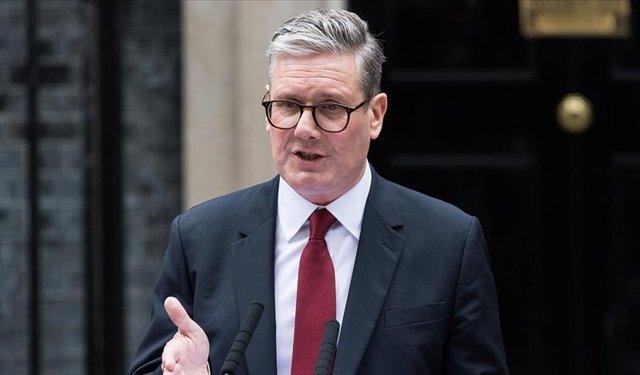 İngiltere Başbakanı Starmer, ülkesinin, ABD/İsrail-İran Savaşı'na sürüklenmeyeceğini belirtti