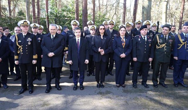 İngiltere’de Brookwood Türk Hava Şehitliği’nde anma töreni düzenlendi