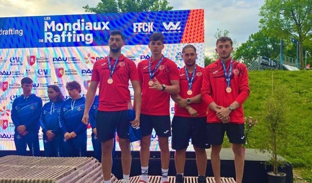 23 yaş altı raftingciler, Dünya Şampiyonası'nda bronz madalya kazandı