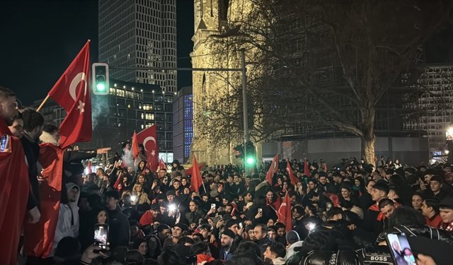 A Milli Futbol Takımı'nın Dünya Kupası'na katılması Berlin'de coşkuyla kutlandı