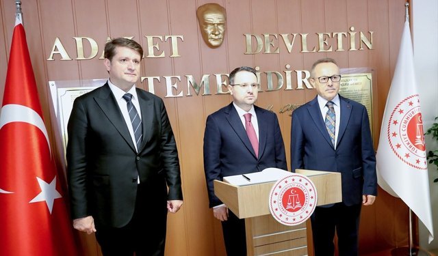 Adalet Bakanı Gürlek, Diyarbakır'da ziyaretlerde bulundu