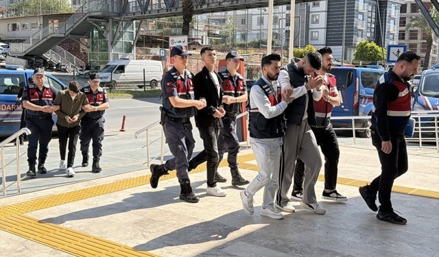 Alanya'da uyuşturucu operasyonunda yakalanan 3 zanlı tutuklandı