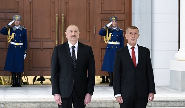 Aliyev ve Babis Azerbaycan'ın Gebele şehrinde görüştü