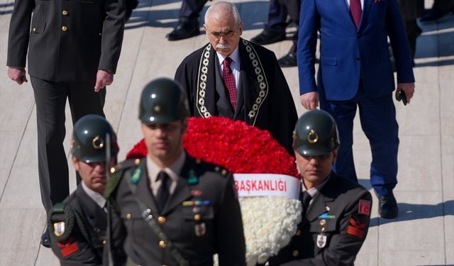 Anayasa Mahkemesinden Anıtkabir'e 64. kuruluş yıl dönümü ziyareti