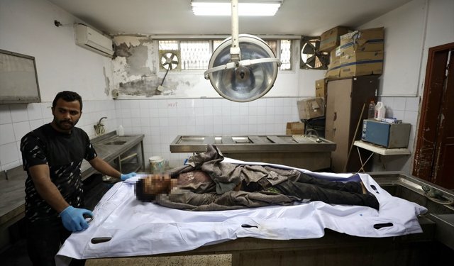 Ateşkesi ihlal eden İsrail'in Gazze'deki saldırılarında bir çocuk hayatını kaybetti