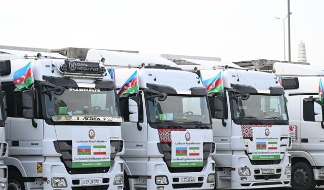 Azerbaycan, İran'a yeniden insani yardım gönderdi