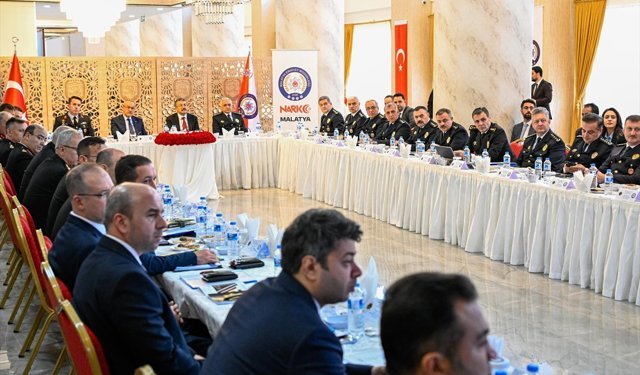 Bakan Yardımcısı Çelik, Malatya'da Narkotik Suçlarla Mücadele Bölge Değerlendirme Toplantısı'na katıldı